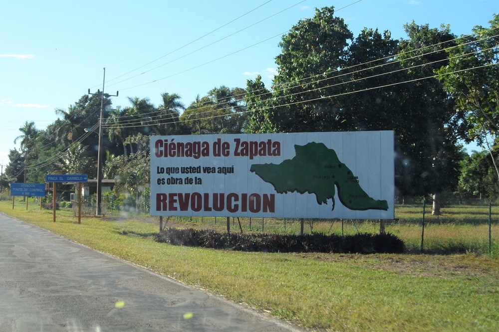 Cuba road sign