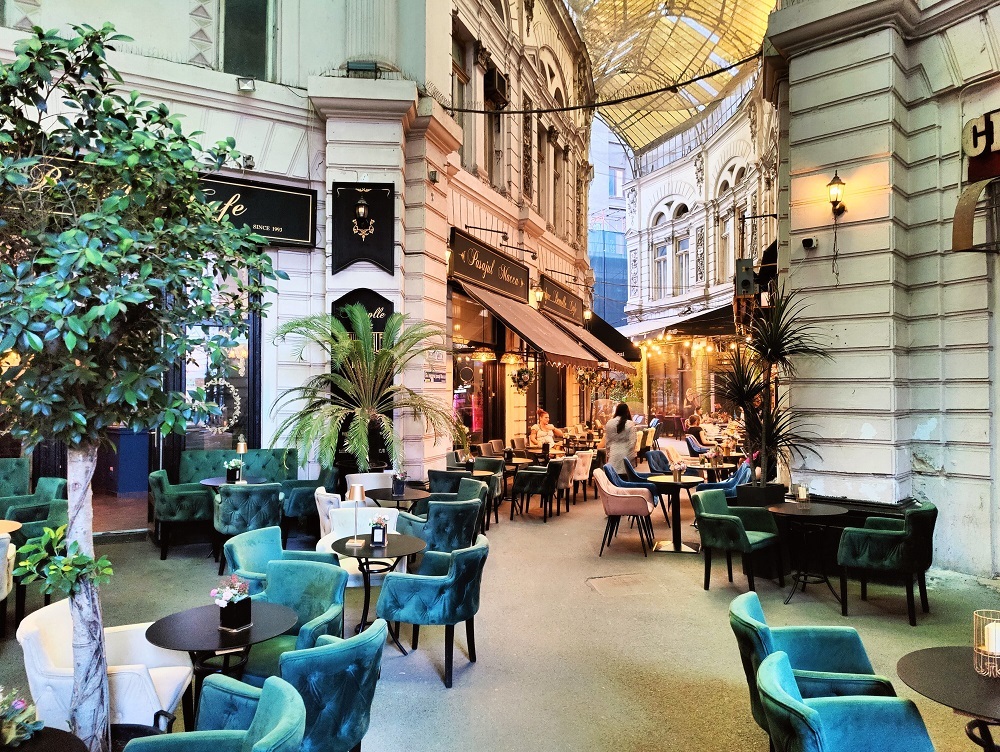 Bucharest Bars & Restaurants